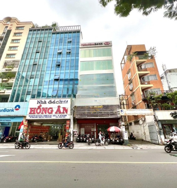 Cho thuê nhà mặt tiền Nguyễn Thị Minh Khai, Quận 1, DT: 9x25m. 1 trệt, 1 lửng, 4 lầu. DTSD: 1.000m2 -01