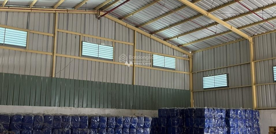 Tôi cho thuê kho bãi với diện tích tiêu chuẩn 500m2 mặt tiền tọa lạc tại Lương Bình, Bến Lức giá thuê đề cử từ 25 triệu/tháng khu vực tiềm năng