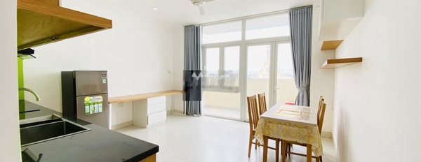 Cho thuê căn hộ vị trí thuận lợi nằm ở Bạch Đằng, Bình Thạnh thuê ngay với giá cơ bản 11 triệu/tháng, căn hộ có tổng cộng 2 PN, 1 WC giá siêu rẻ-02