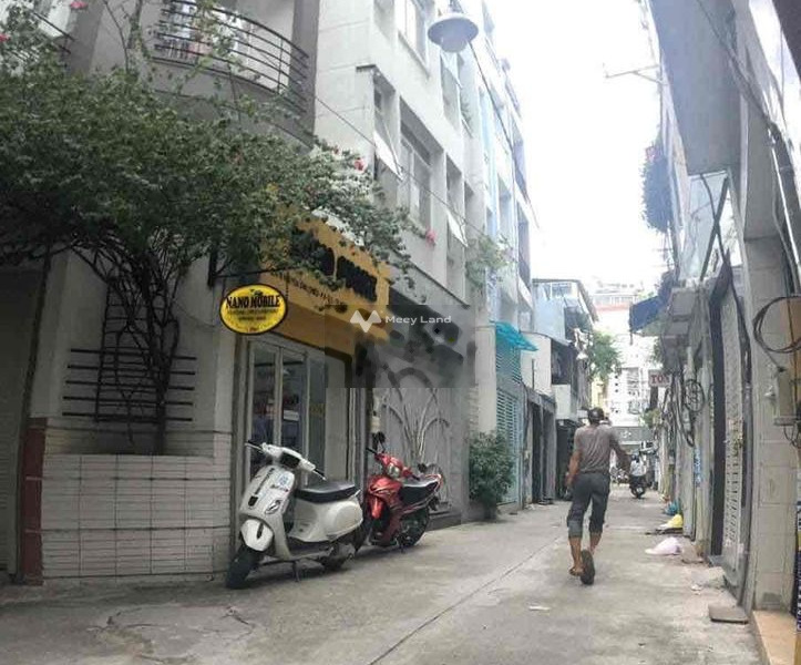 Vị trí đặt tọa lạc ở Nguyễn Đình Chiểu, Quận 3 cho thuê nhà giá thuê mua liền chỉ 22 triệu/tháng, tổng quan ở trong căn nhà 4 PN, 4 WC-01