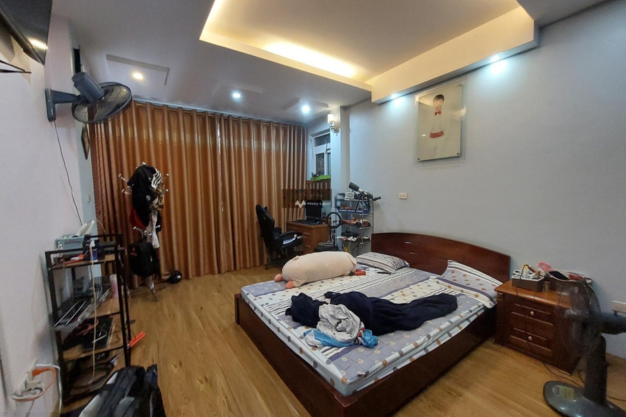 Nhà gồm 5 phòng ngủ bán nhà ở diện tích khoảng 51m2 bán ngay với giá hợp lý từ 5.5 tỷ mặt tiền tọa lạc ngay ở Yên Nghĩa, Hà Nội-01