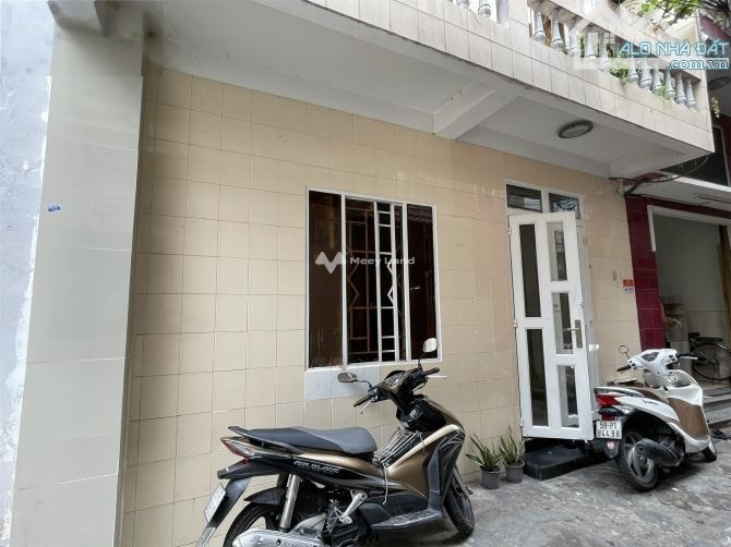 Nhà gồm 3 PN bán nhà ở có diện tích chính 30m2 bán ngay với giá gốc chỉ 3.94 tỷ vị trí nằm ở Chấn Hưng, Hồ Chí Minh, đường giao thông 6 mét-01