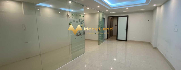 Diện tích gồm 70 m2, cho thuê nhà ở vị trí trung tâm Đường Trần Phú, Hà Nội khu vực đông đúc-02