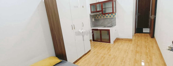 Trong căn hộ nhìn chung bao gồm 1 phòng ngủ, cho thuê căn hộ nằm ở Lê Trọng Tấn, Khương Mai, 1 WC tiện ích đầy đủ-02