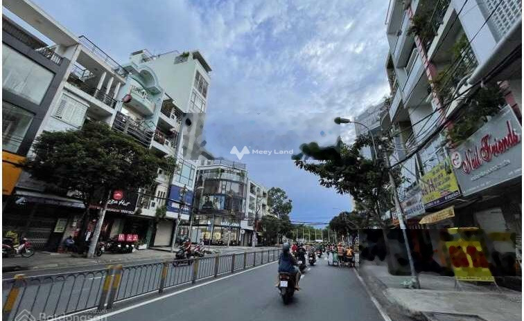 Bán nhà giá bán chốt nhanh 56 tỷ có diện tích chung 158.5m2 vị trí mặt tiền tọa lạc ngay trên Quận 4, Hồ Chí Minh