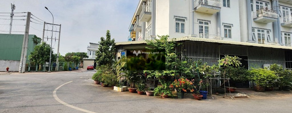 Bán nhà tọa lạc gần Thuận An, Bình Dương bán ngay với giá khủng 5 tỷ có diện tích chung 90m2 nhà nhìn chung gồm 4 PN-03