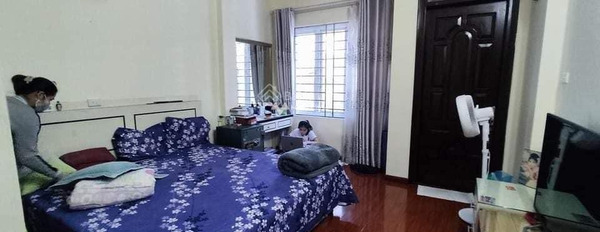 DT 40m2 bán nhà ở ở Xuân Thủy, Hà Nội trong căn này gồm có 5 phòng ngủ 4 WC lh xem trực tiếp-02