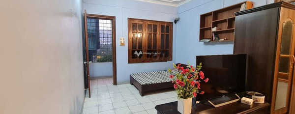 Cho thuê căn hộ tập thể tầng 3,3 ngủ tại Phạm Văn Đồng.Nội thất cơ bản -02