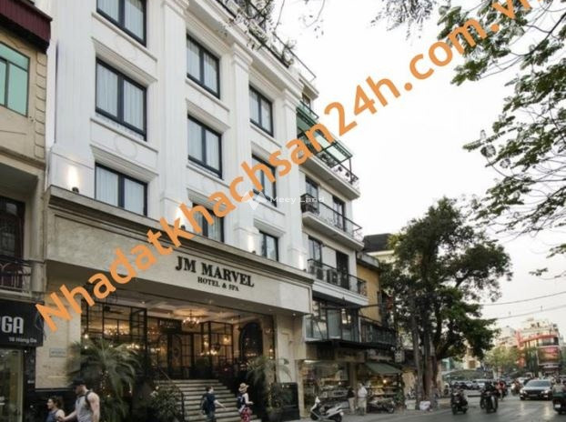 Cần bán khách sạn vị trí mặt tiền nằm tại Hoàn Kiếm, Hà Nội. Diện tích 776m2