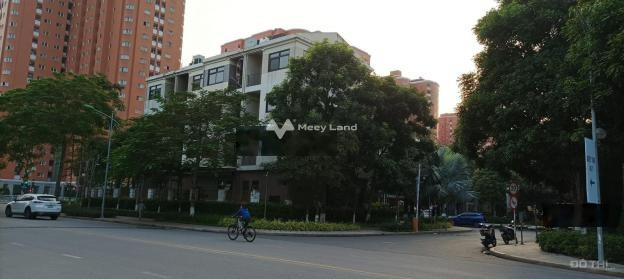 Bán nhà bán ngay với giá đề cử từ 35 tỷ có diện tích 120m2 mặt tiền nằm ở Cầu Giấy, Hà Nội