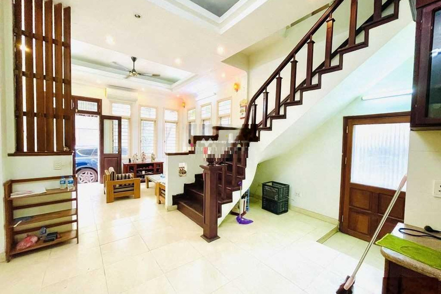 Giá 23 triệu/tháng, cho thuê nhà diện tích thực khoảng 99m2 vị trí đặt ở trung tâm Quảng An, Tây Hồ, căn này gồm có 4 phòng ngủ giá tốt nhất-01