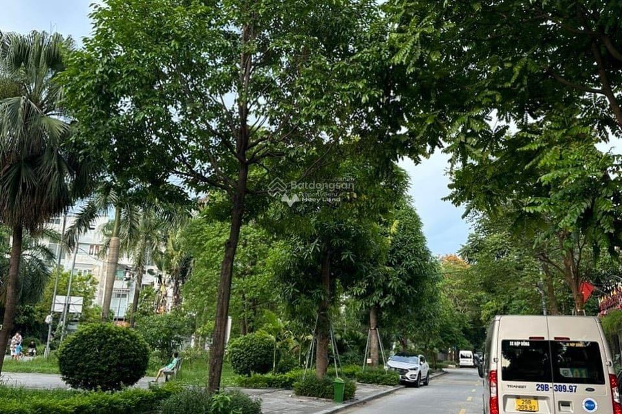 Bán gấp biệt thự KĐT Văn Phú, Hà Đông view vườn hoa, 200m2, 3t, mt 10m. Giá 27 tỷ -01