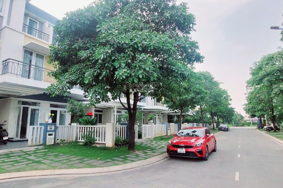 Diện tích 120m2 bán nhà ở vị trí thuận lợi gần Phú Hữu, Quận 9 trong nhà nhìn chung có tổng 4 PN 5 WC chính chủ đăng tin-01
