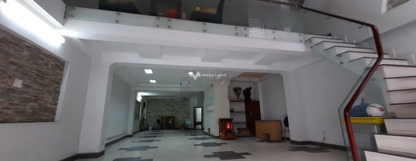 Vị trí nằm ngay ở Trịnh Đình Trọng, Hòa Thạnh cho thuê sàn văn phòng có một diện tích 200m2-03