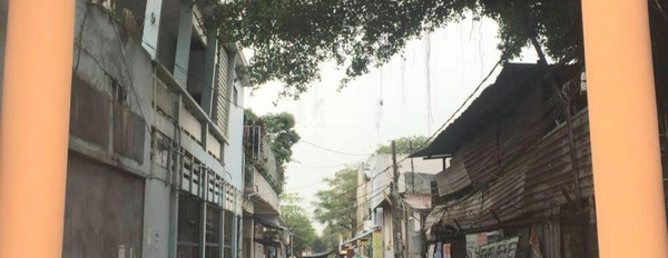 Nhà có 4 PN bán nhà giá bán êm 4.5 tỷ có diện tích rộng 222m2 vị trí thuận lợi gần Hố Nai, Biên Hòa-02