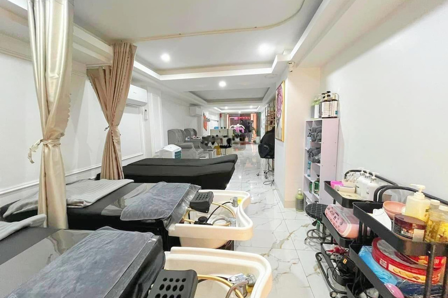 Bán nhà diện tích chuẩn 55m2 mặt tiền tọa lạc tại Kiến Hưng, Hà Đông giá bán êm 11.5 tỷ tổng quan trong căn nhà có 4 phòng ngủ-01