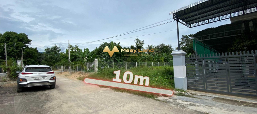 Vị trí mặt tiền tọa lạc ngay tại Xã Cam Hiệp Nam, Huyện Cam Lâm bán đất, giá chính chủ chỉ 1.2 tỷ với tổng dt 289 m2