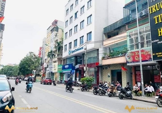 Cho thuê tòa nhà mặt phố Xã Đàn, Đống Đa, Hà Nội. Diện tích 300m2