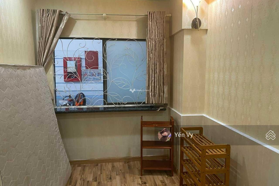 Chung cư 2 phòng ngủ, cho thuê căn hộ vị trí đặt ngay trung tâm Quận 4, Hồ Chí Minh, nhìn chung gồm có 2 PN, 1 WC ban công view đẹp-01