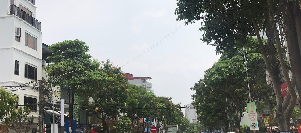 Bán nhà tại phố Lạc Long Quân, Tây Hồ, Hà Nội. Diện tích 30m2, giá 2,6 tỷ