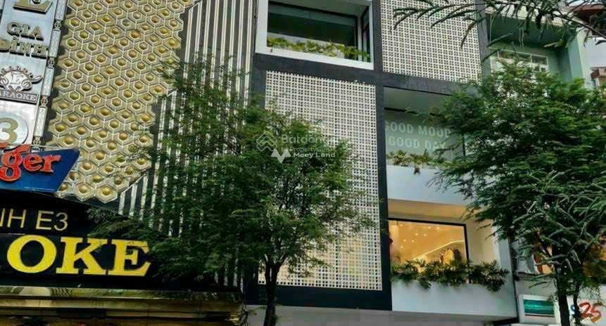 Cho thuê nhà ở diện tích rộng là 100m2 thuê ngay với giá tốt từ 70 triệu/tháng Bên trong Quận 1, Hồ Chí Minh