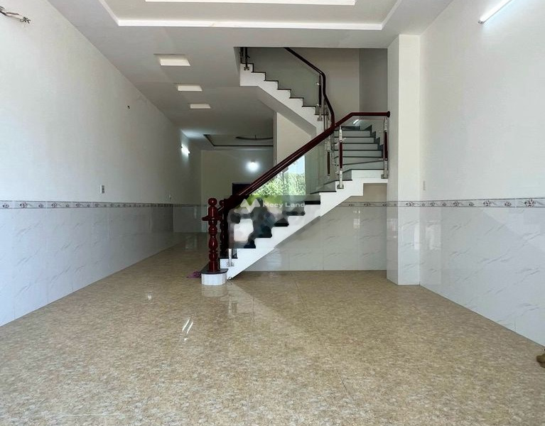 Cho thuê nhà diện tích gồm 90m2 vị trí nằm ở Hưng Thạnh, Cái Răng thuê ngay với giá mua liền chỉ 13 triệu/tháng, trong nhà nhìn chung gồm 4 PN, 3 WC-01