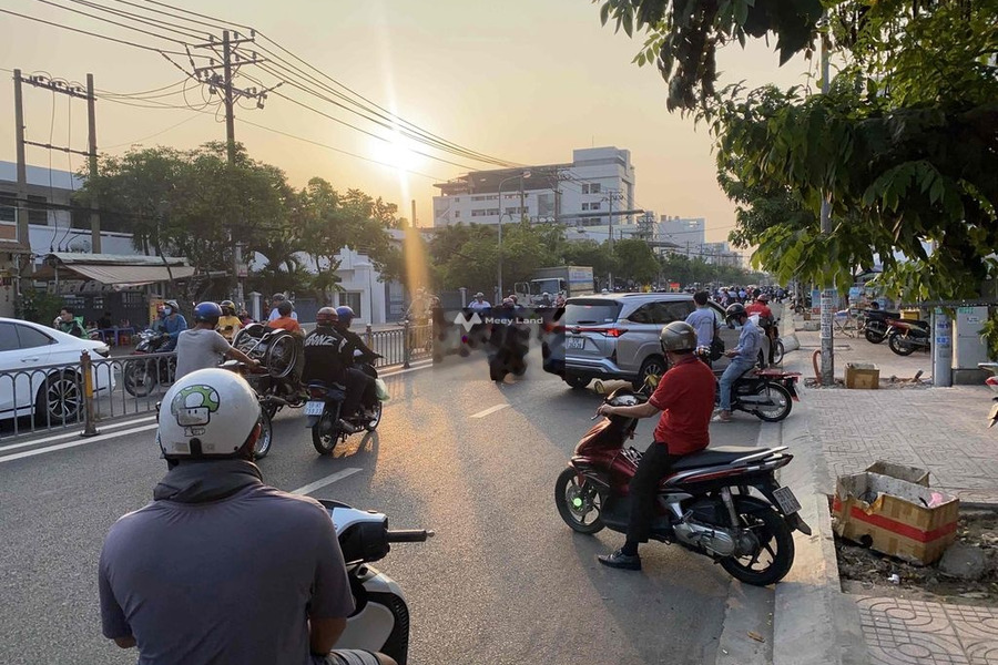 Vị trí đặt ở trung tâm Phường 8, Hồ Chí Minh bán nhà bán ngay với giá mua liền từ 3.1 tỷ tổng quan căn này có 2 PN-01