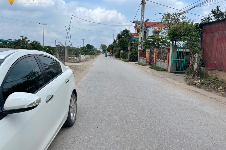 Chính chủ bán 333m2 đất mặt đường Công Luận 2, thị trấn Văn Giang, đường 7m cách dự án Xuân Cầu 100m-01
