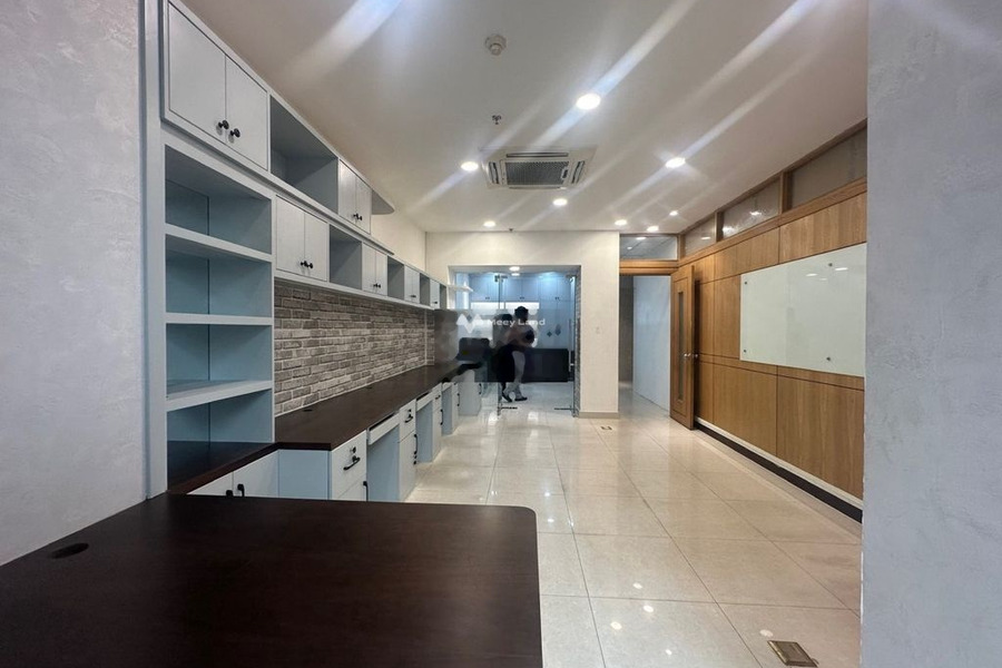 Giá thuê siêu rẻ từ 17 triệu/tháng cho thuê sàn văn phòng vị trí đặt nằm tại Nguyễn Thiện Thuật, Phường 1 có diện tích thực là 40m2-01