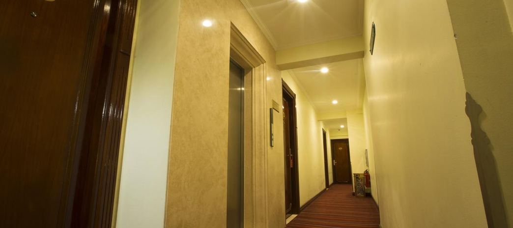Cho thuê khách sạn tiêu chuẩn 3 sao quận Ba Đình, Hà Nội, full đồ nội thất cao cấp