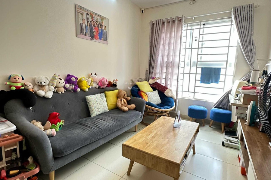 Trong căn hộ nhìn chung gồm 2 phòng ngủ, cho thuê căn hộ mặt tiền nằm ngay ở Tam Hòa, Biên Hòa, 2 WC khu vực tiềm năng-01