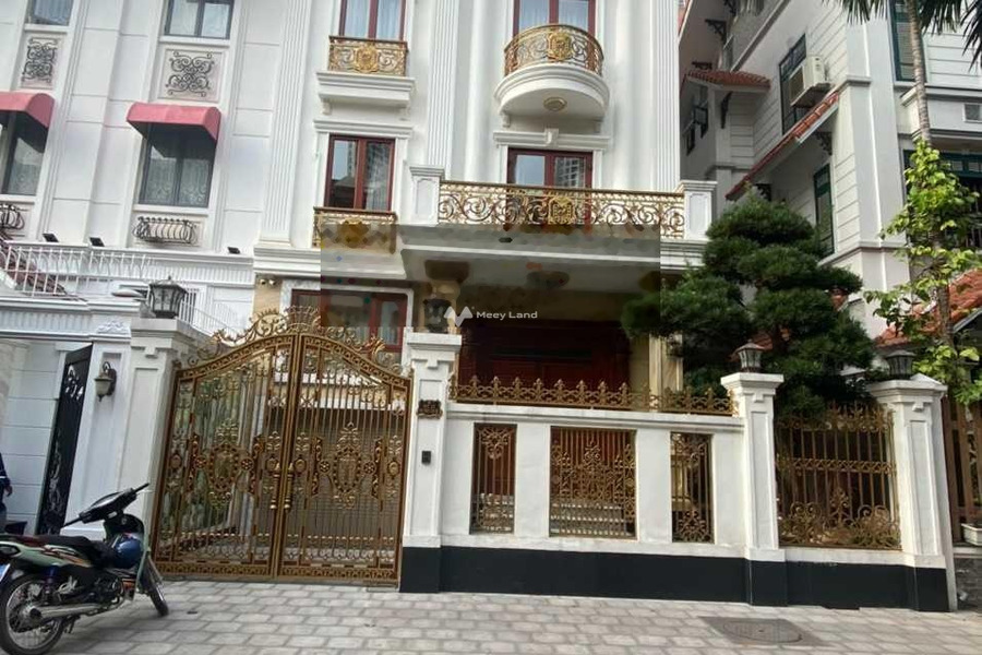 Với diện tích tiêu chuẩn 180m2, bán biệt thự vị trí đẹp nằm trên Nguyễn Trãi, Hà Nội, tổng quan trong căn nhà gồm 5 phòng ngủ, 7 WC giá rẻ bất ngờ-01