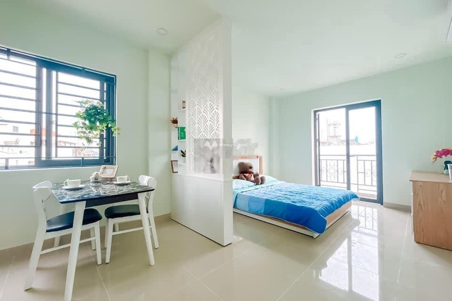 Trong căn hộ này có 1 PN, cho thuê căn hộ mặt tiền nằm tại Dương Bá Trạc, Phường 1, 1 WC có chỗ để xe-01
