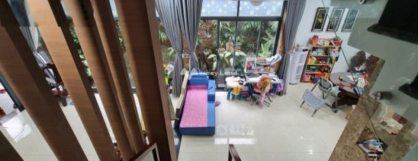 Bán liền kề tọa lạc ngay ở Linh Chiểu, Thủ Đức giá bán khuyến mãi 12.8 tỷ với diện tích khoảng 105m2, trong căn này thì có 5 phòng ngủ-03