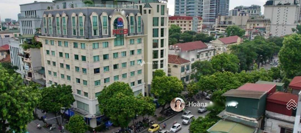 Bán nhà bán ngay với giá chỉ từ chỉ 480 tỷ diện tích rộng 680m2 vị trí thuận lợi nằm trên Bà Triệu, Hà Nội