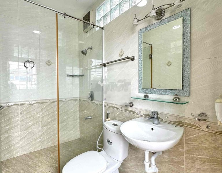 Vị trí đẹp tọa lạc ngay ở Phạm Hùng, Phường 5, cho thuê chung cư thuê ngay với giá siêu mềm từ 4.5 triệu/tháng, căn hộ có tổng 1 PN, 1 WC hẻm rộng-01