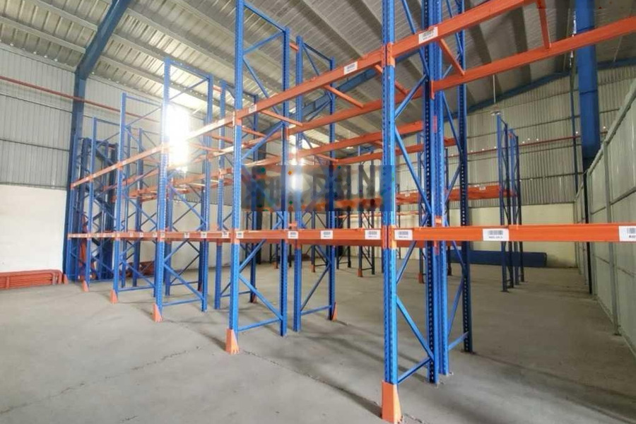 Cho thuê kho tại Quận 7 DT 120m2 có trần mát, nền gạch men sạch -01