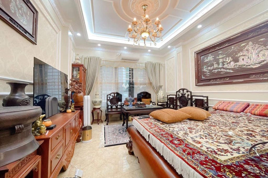 Nhà có 4 phòng ngủ bán nhà bán ngay với giá êm chỉ 6.9 tỷ có diện tích chính 50m2 vị trí đẹp nằm trên Phú Thượng, Hà Nội-01