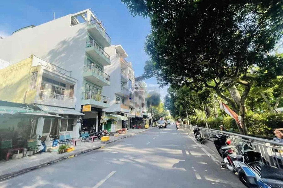 Trong nhà nhìn chung có 5 PN, cho thuê nhà, giá thuê đề cử từ 28 triệu/tháng diện tích chuẩn 80m2 vị trí đặt tại trung tâm Phường 13, Hồ Chí Minh-01