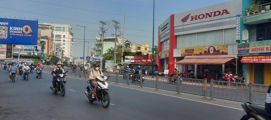 Cho thuê nhà nằm ngay Phường 7, Hồ Chí Minh, thuê ngay với giá giao lưu chỉ 80 triệu/tháng diện tích rộng 310m2