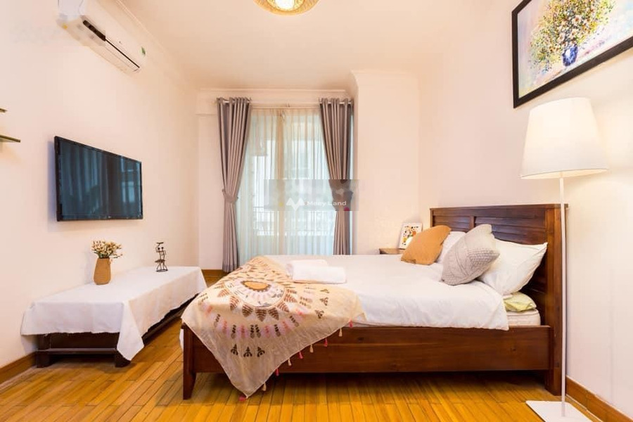 Trong căn hộ nhìn chung có tổng 2 phòng ngủ, cho thuê căn hộ hướng Đông - Bắc vị trí đặt vị trí ngay trên Bình Thạnh, Hồ Chí Minh, 2 WC lh ngay kẻo lỡ-01