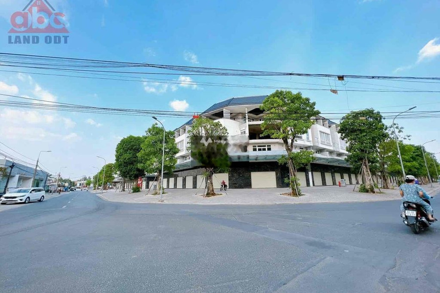 Tọa lạc ngay tại Thống Nhất, Đồng Nai bán nhà bán ngay với giá vô cùng rẻ chỉ 4.8 tỷ trong nhà có tổng 3 PN 2 WC-01