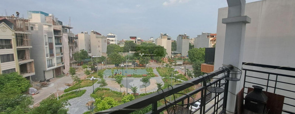 Tọa lạc trên Giang Biên, Long Biên bán nhà bán ngay với giá tốt 10.3 tỷ tổng quan trong nhà có 4 phòng ngủ 4 WC-03