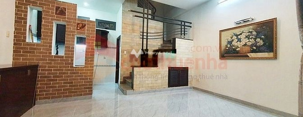 Nhà có 3 PN, cho thuê nhà, giá thuê quy định 18 triệu/tháng Diện tích nền 70m2 vị trí đẹp tọa lạc trên Giải Phóng, Phường 4-02