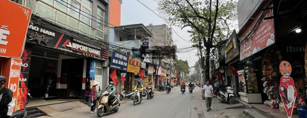Vị trí ngay tại Phú Diễn, Hà Nội bán nhà bán ngay với giá đề cử 18.5 tỷ nhìn chung có 4 phòng ngủ 3 WC-02