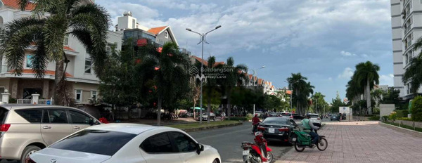 Bán nhà bán ngay với giá đề xuất chỉ 17.5 tỷ có diện tích chung 81m2 vị trí thuận lợi gần Quận 7, Hồ Chí Minh-02