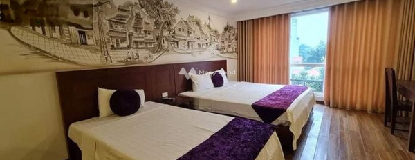 Cần bán khách sạn vị trí thuận lợi ngay tại Lò Sũ, Hà Nội. Diện tích 97m2-03