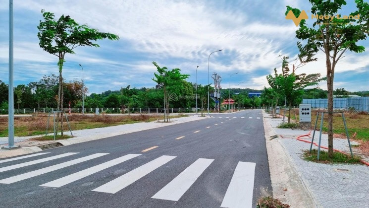Bán nhanh lô đất 100m2 - 1t,75 tỷ ngay khu đô thị Chí Linh đối diện trường Trung học cơ sở Nguyễn Thái Bình