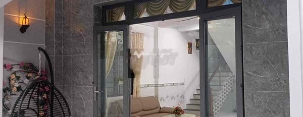 Bán nhà diện tích 126m2 vị trí ngay trên Tân Kim, Cần Giuộc bán ngay với giá siêu rẻ từ 3.38 tỷ tổng quan nhà này thì có 2 phòng ngủ, 2 WC-02