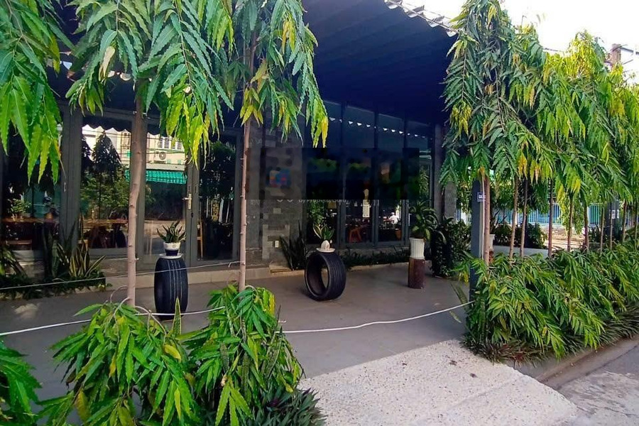 Nhà góc 2 mặt tiền - khu Tên Lửa - sẵn quán cafe - 400m2 - được thiết kế đẹp - chỉ việc kinh doanh -01